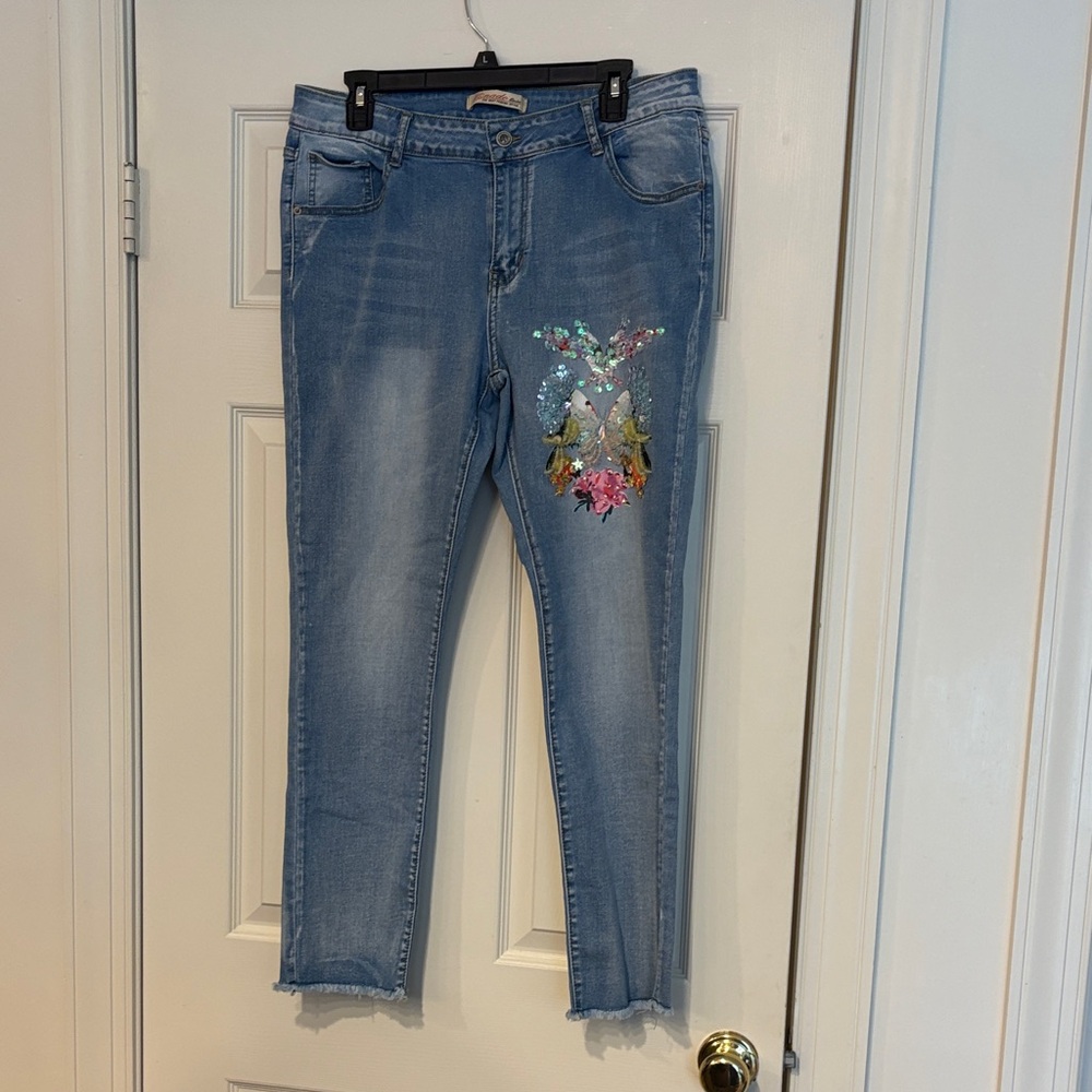 Sequin Embellished Light Blue Cropped Women's Jeans